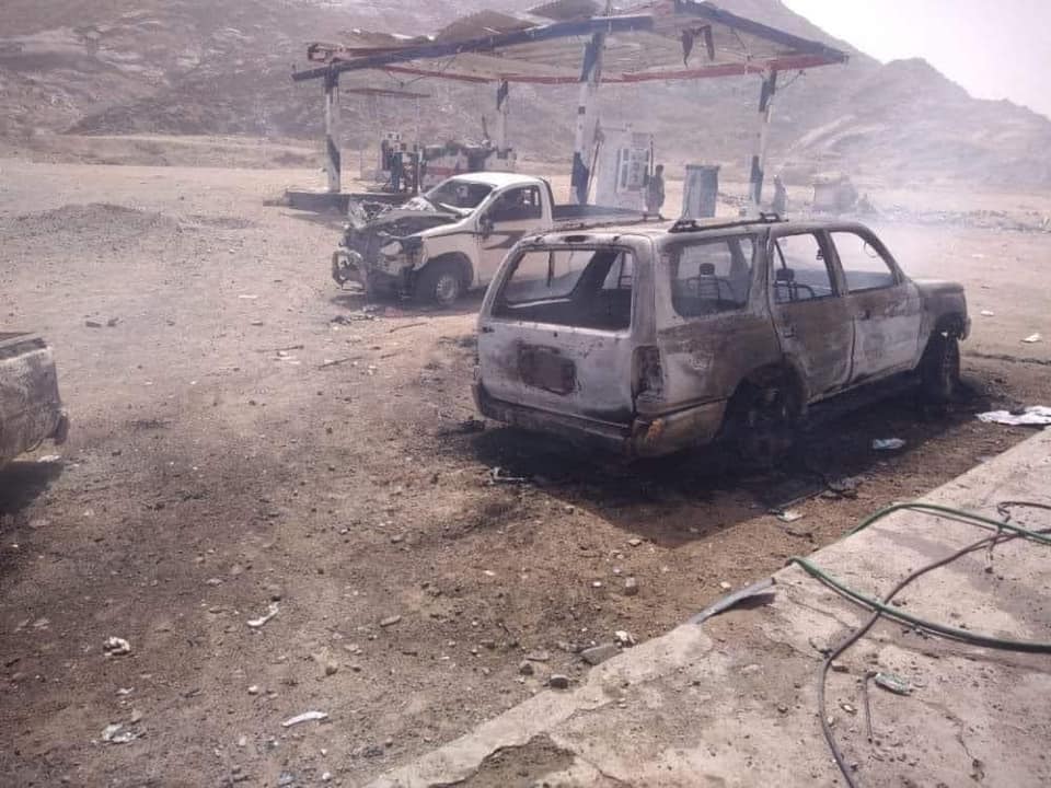 مقتل 5 مدنيين في قصف حوثي استهدف منزلاً ومحطة وقود بمديرية “عين” غربي شبوة
